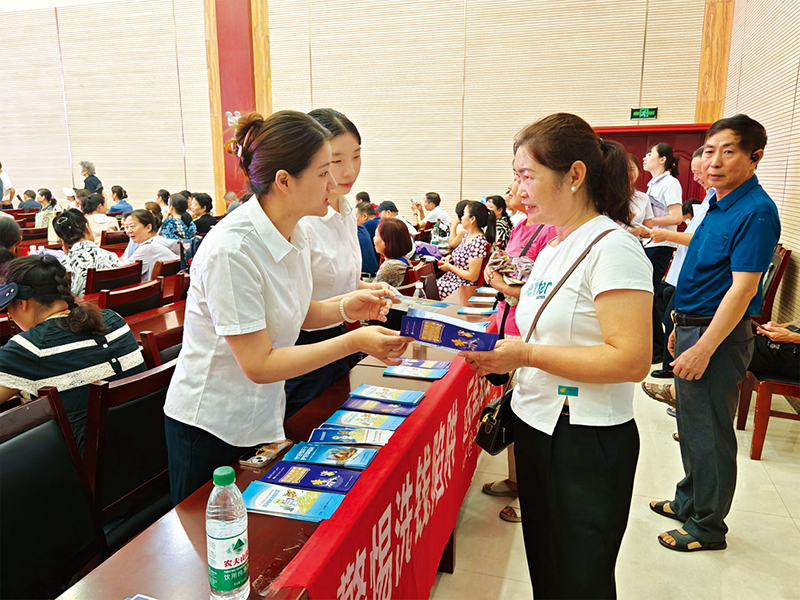 升级社保卡与筑牢反诈防线并行 工行咸宁分行为银发客户撑起“安全保护伞”