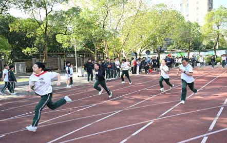 温泉中学马桥中学教联体学校第二届田径运动会开幕